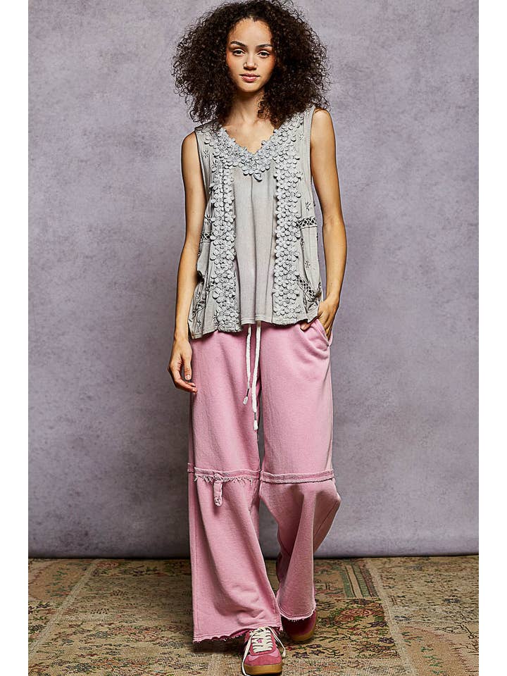 Pol Clothing - Wholesale Blouse – Women’s - Sleeveless contrast floral lace crochet detail v-neck top11