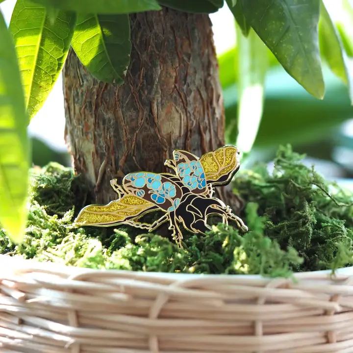 Shoal - Wholesale Lapel Pin/Button - Rhinoceros Beetle Pin - Gold1