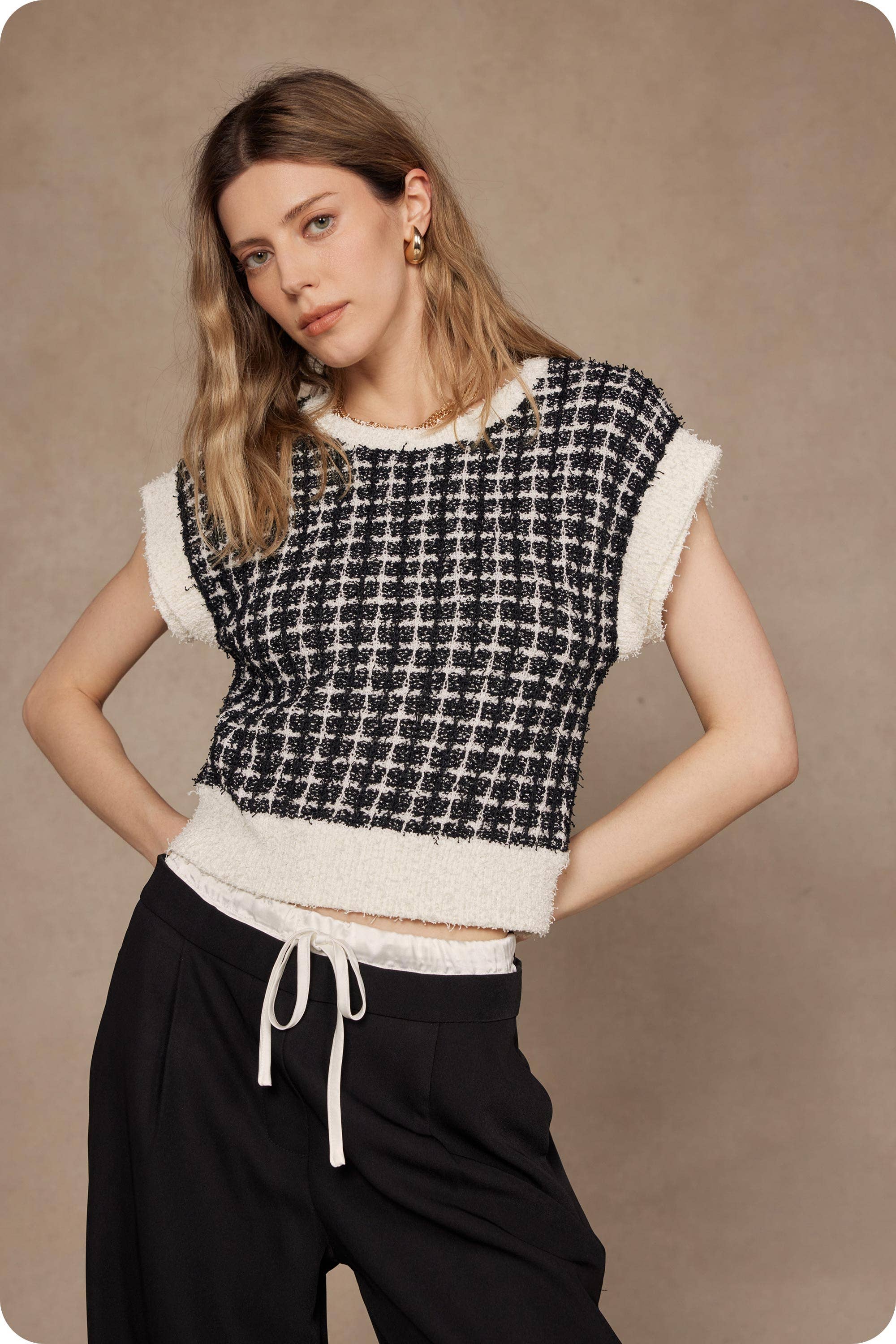 Strut & Bolt - Wholesale Blouse - Women's - Sleeveless Check Tweed Knit Sweater Top0