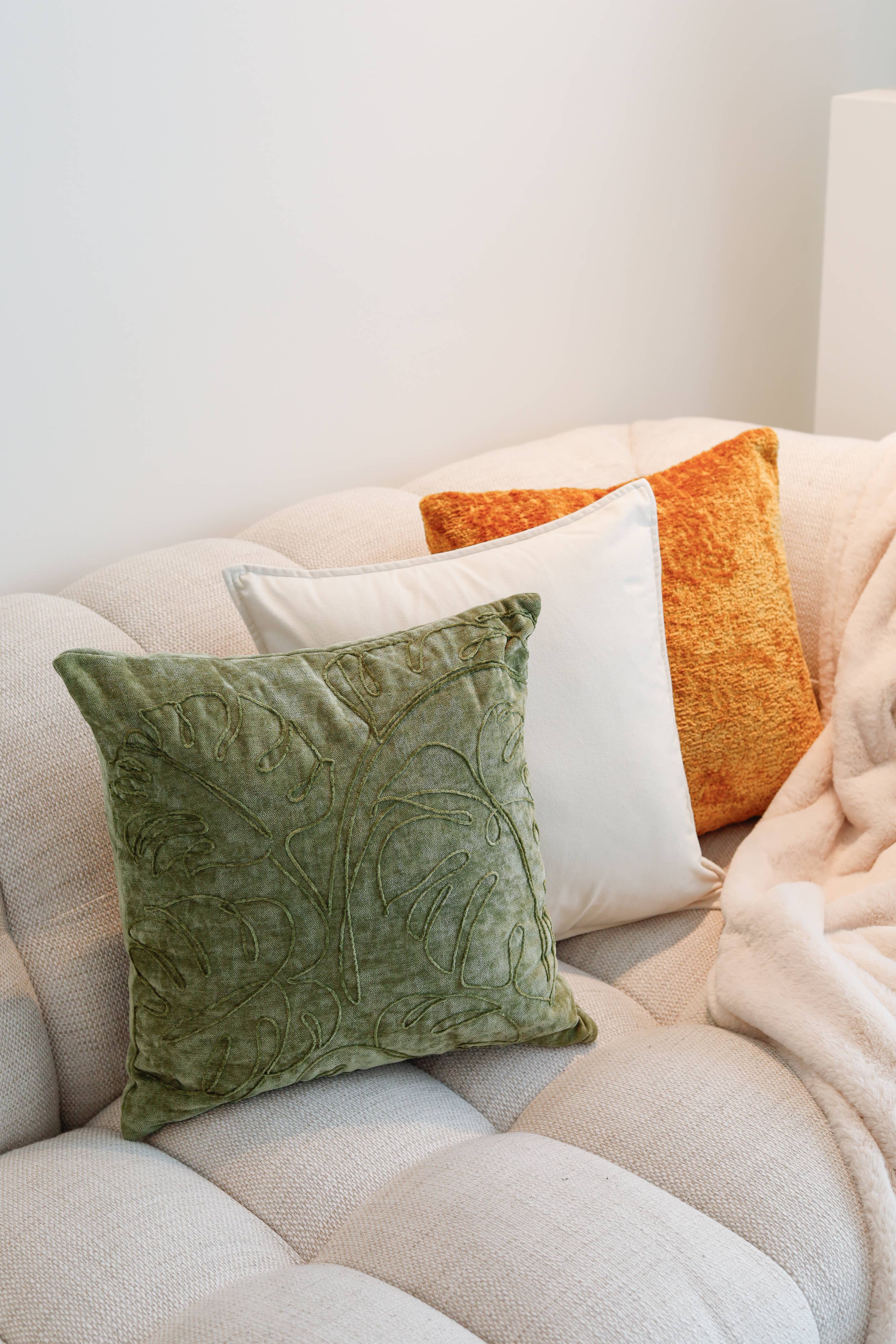 Tiseco - Wholesale Throw/Decorative Pillow - Cushion (filled) ROY - 45x45 cm7