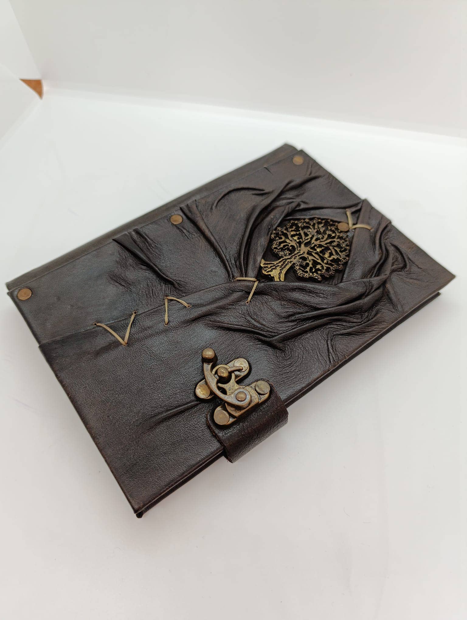 ML Marcaleather - Wholesale Journal/Diary - Tree of Life Leather Journal Crafted with Pen1