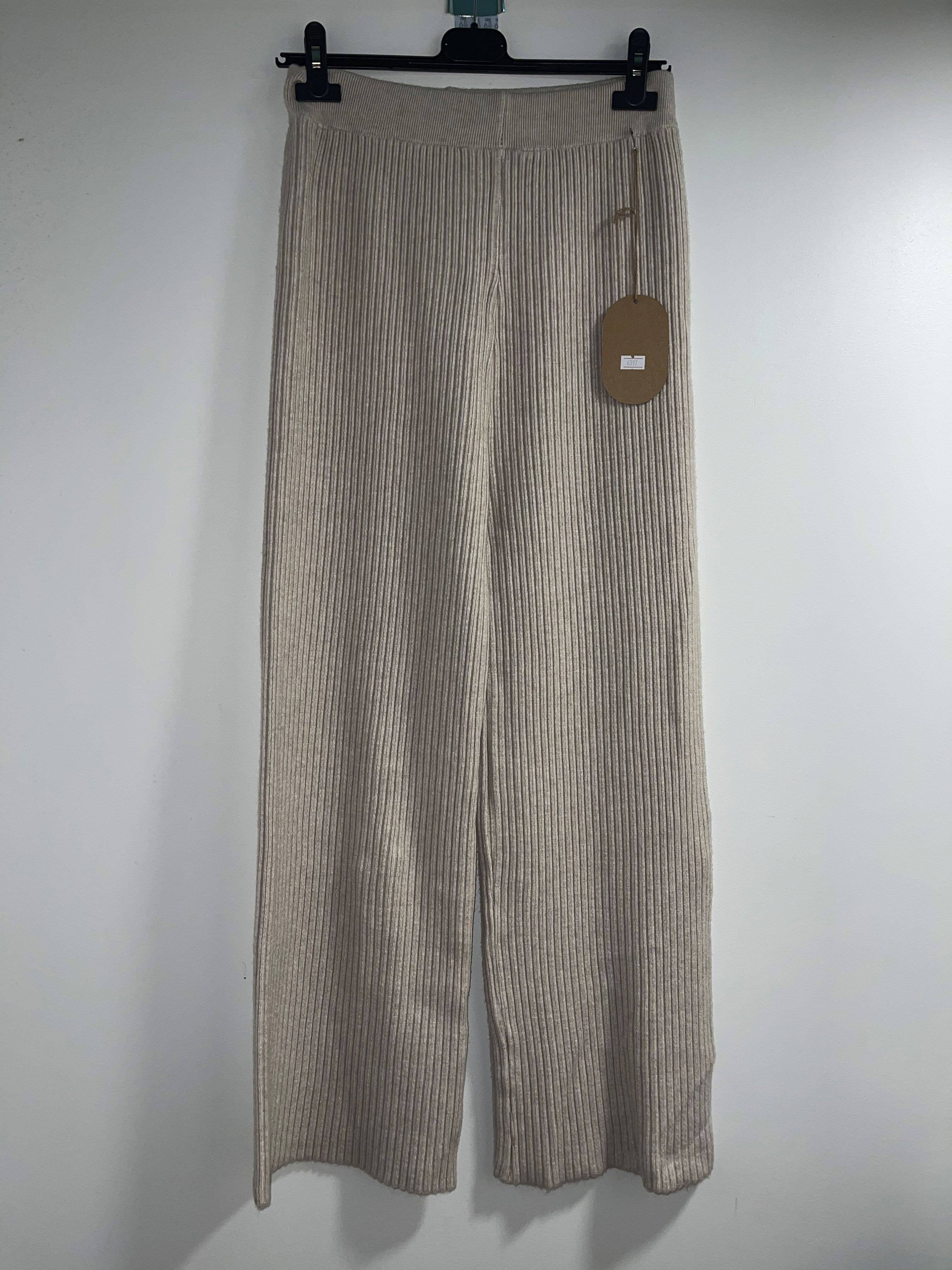 Happy look – Engroshandel Top- og buksesæt (IKKE Loungewear) - Dame – Ribstrikket Kvinde Sæt – Lige Bukser & Sweater10