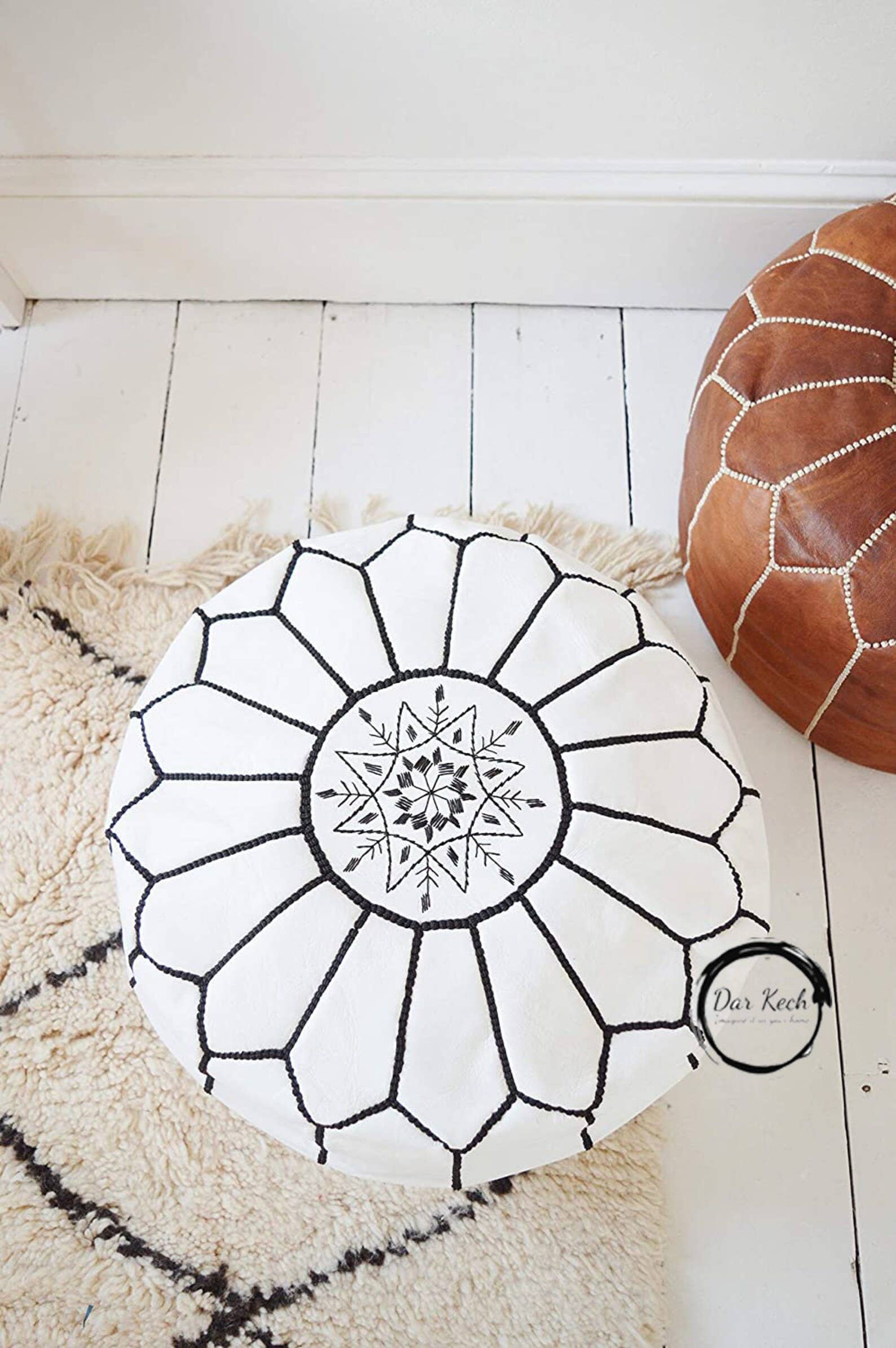 DarKech – Pufe por atacado – Puff otomano de couro marroquino feito à mão, banqueta para pés redonda4