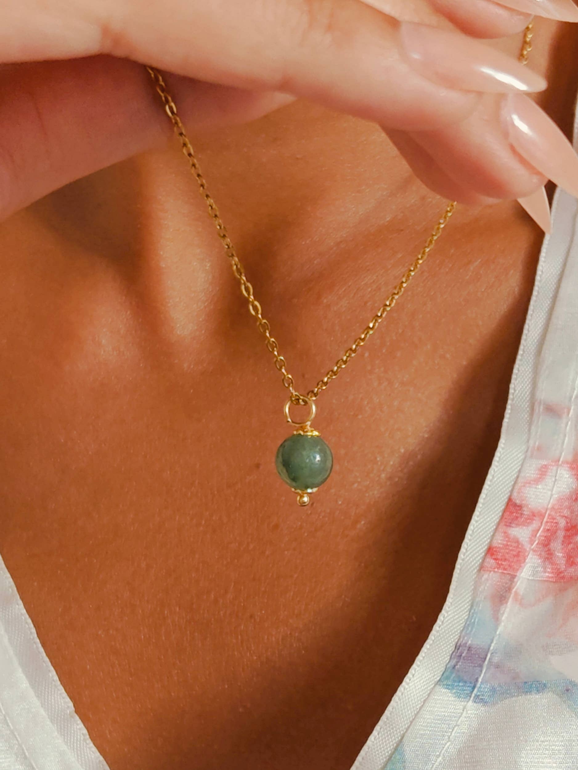 Vachana – wholesale Pendant/charm necklace – Elegant Round Natural Green Jade Necklace5