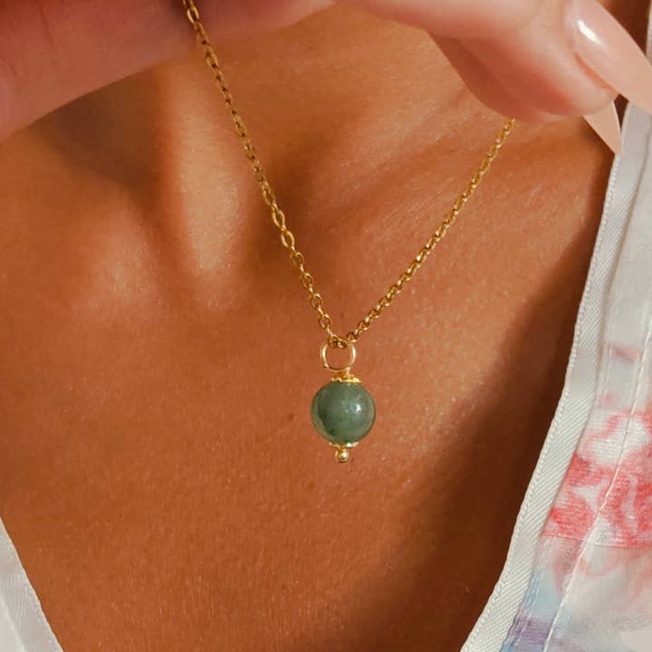 Vachana – wholesale Pendant/charm necklace – Elegant Round Natural Green Jade Necklace5