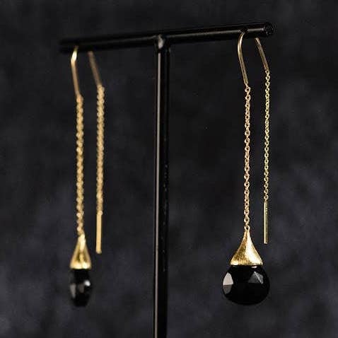 Svart Onyx Poetic Long Drop Örhängen för wholesale av Atelier Leblanc