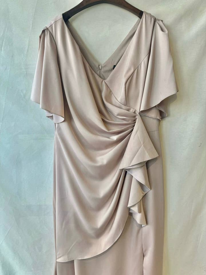 Invitadissimas - Wholesale Dress - Women's - Satin dress plus size R185514