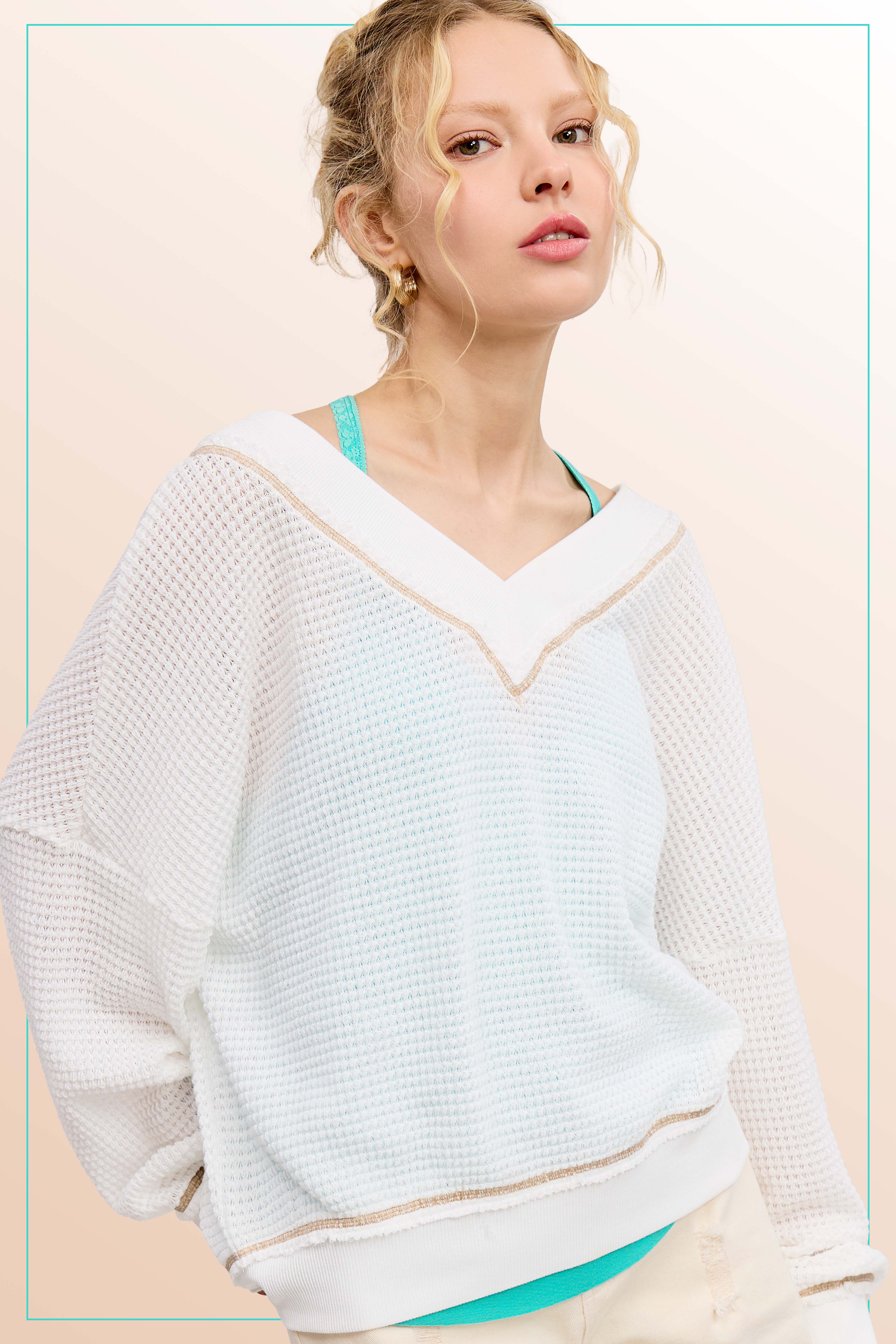 La Miel – Großhandel Strickoberteil – Damen – JLT7410-Langarmshirt mit Waffelstruktur und V-Ausschnitt in lockerer Passform24