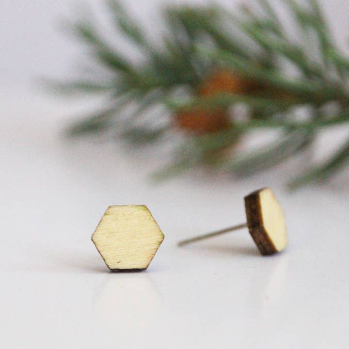 Boucles d'oreilles hexagonales en bois pour la vente par 54+Pine