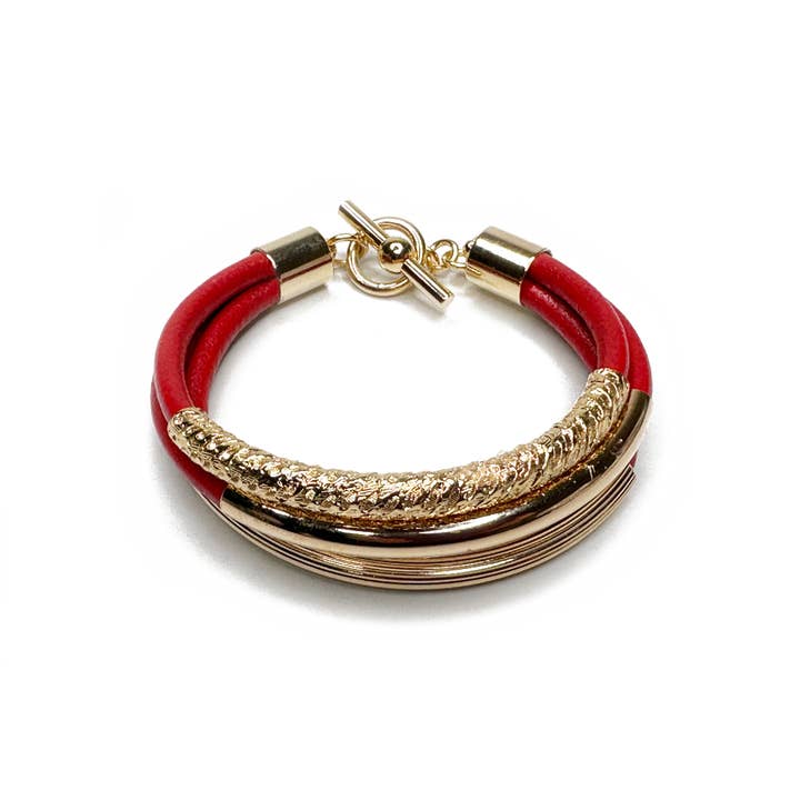 Læderarmbånd med tre strenge og GULD teksturerede metaltuber for engroshandel hos Erica Zap Designs