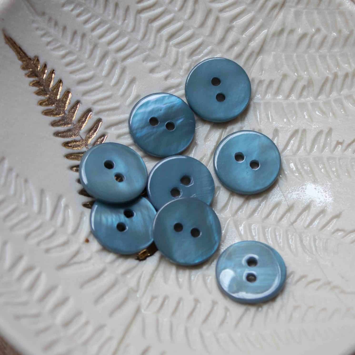 Lise Tailor - Wholesale Sewing Button/Snap - Flat mother-of-pearl buttons with 2 holes8