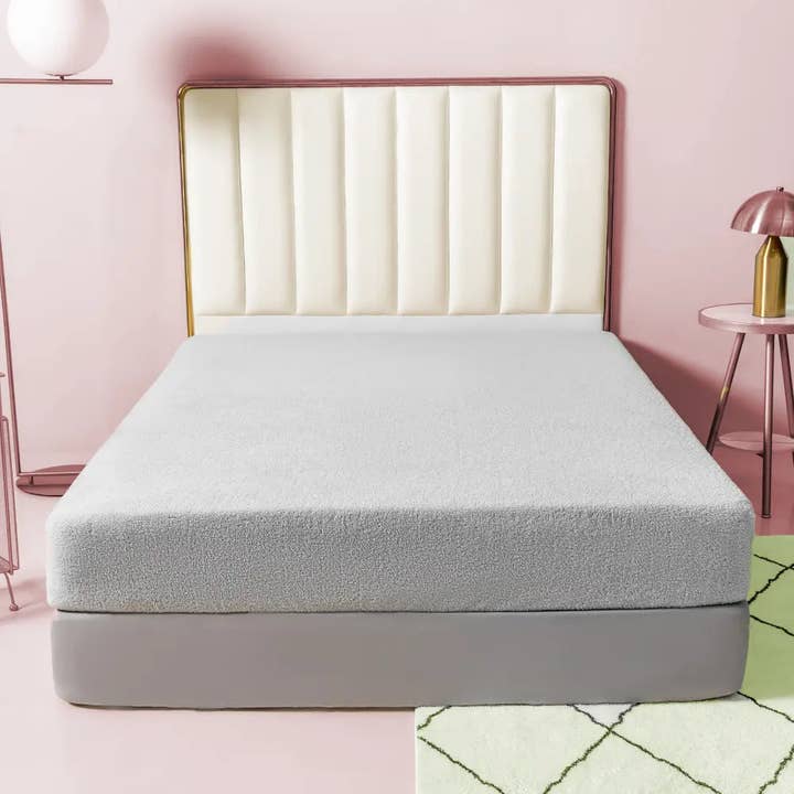 Teddy Fleece Fitted Sheet Ultra-Soft Plush Warmth-Silver for wholesale by The Fitted Sheets