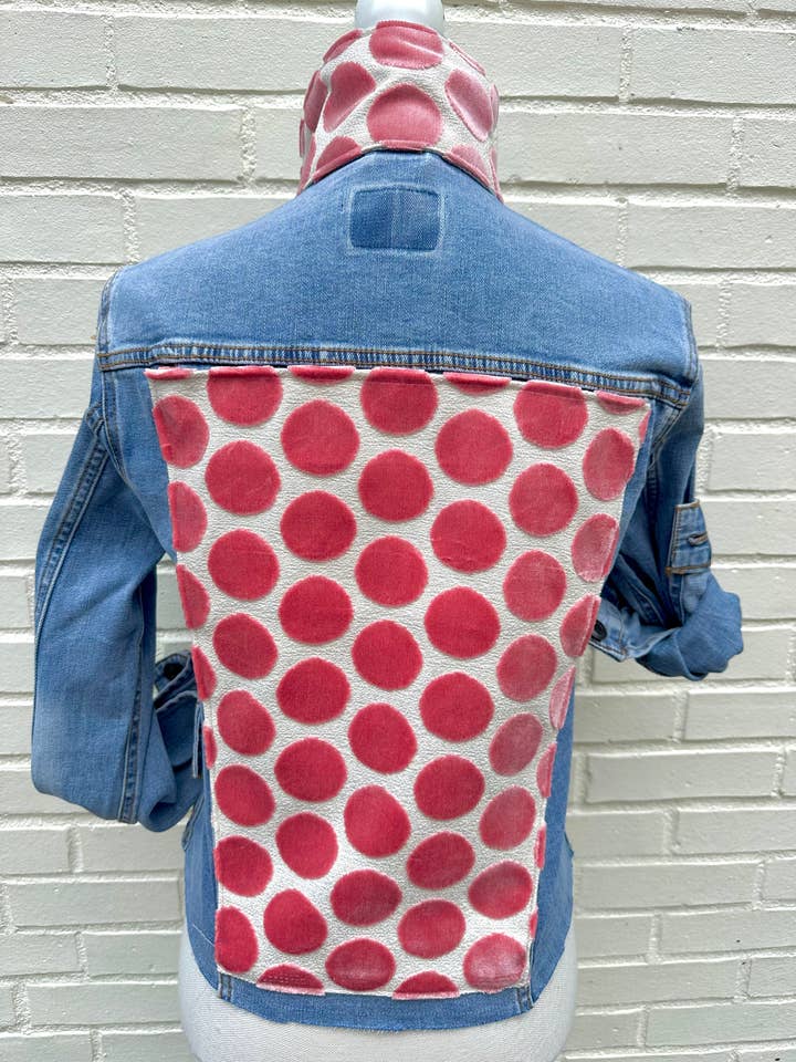 Veste en jean Stevie - Jean avec pois roses pour la vente par Pearly Vine