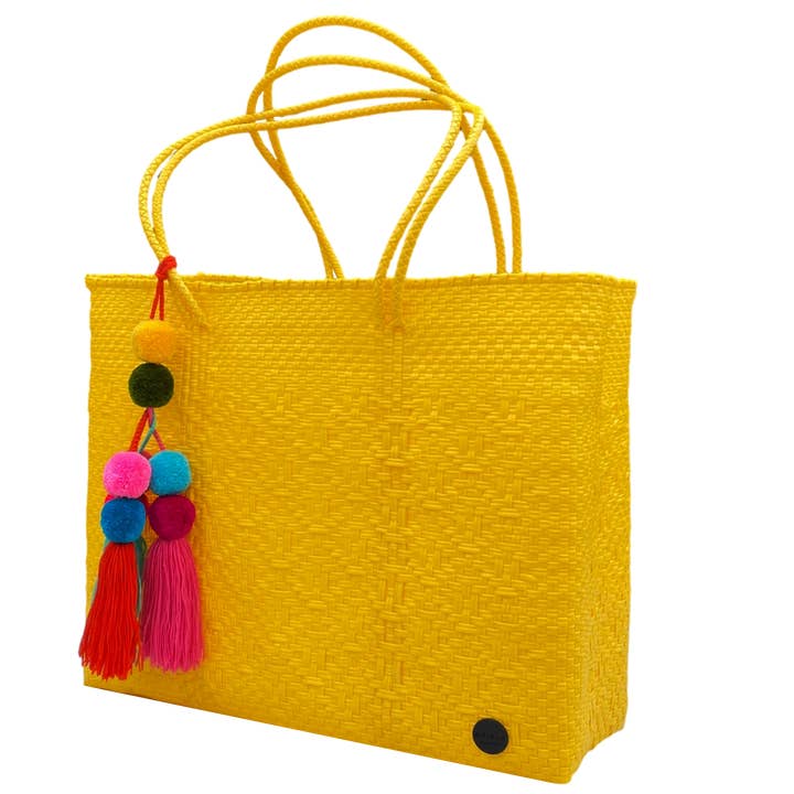 Sac fourre-tout BRISLA, sac tissé à la main, plastique recyclé, à emporter pour la vente par Brisla