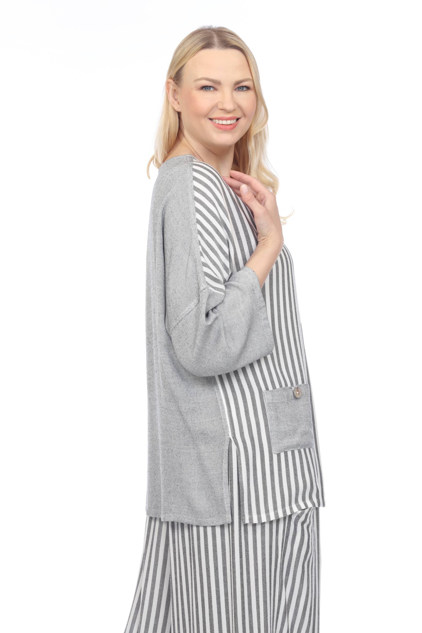 DAIRI - Wholesale Tunic - Women's - 2926 Sv1 Combo1