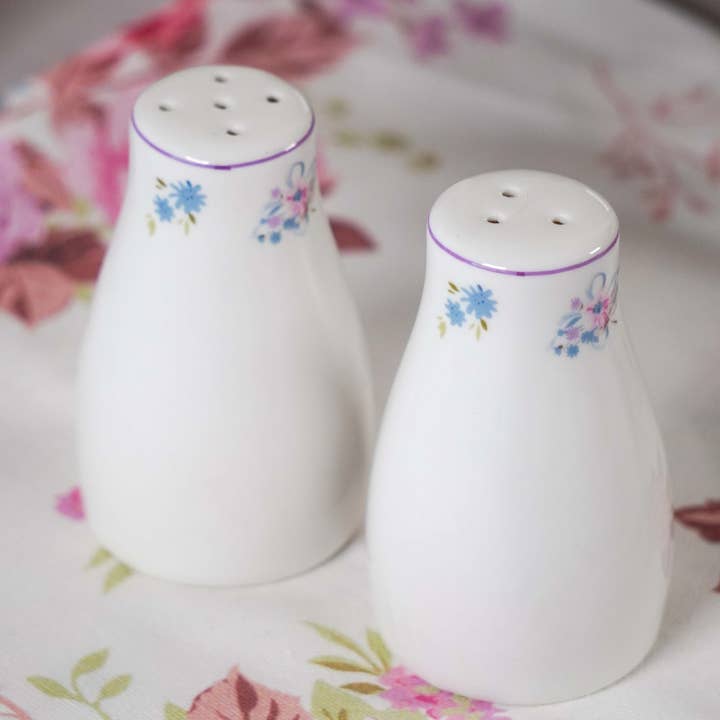 Porcelain salt & pepper set Flora Isabelle Rose for wholesale by Isabelle Rose