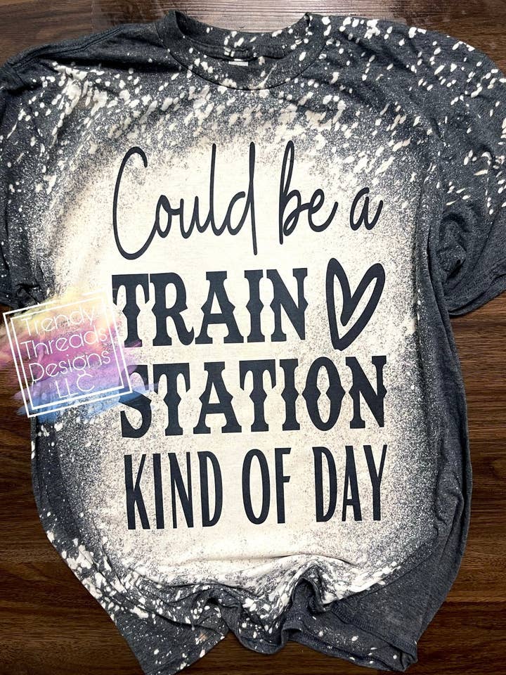 Kunne være en togstation slags dag skjorte | togstation skjorte for engroshandel hos Trendy Threads Designs LLC