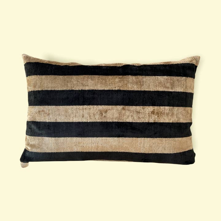 Cuscino Ikat, copriletto Ikat, cuscino Ikat per la vendita all'ingrosso da parte di Ikat Atelier