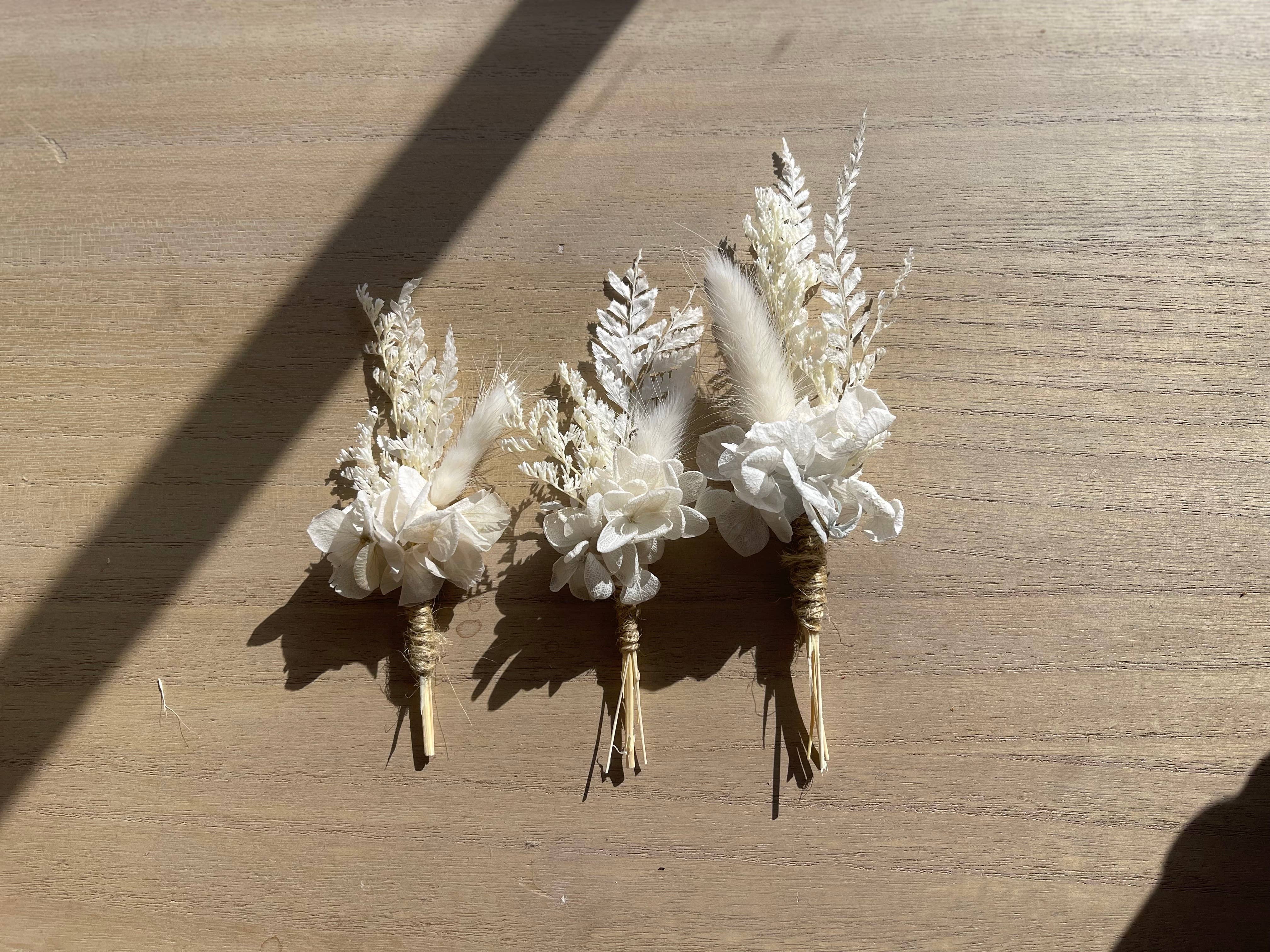 Dried Posie All White for wholesale on Faire1