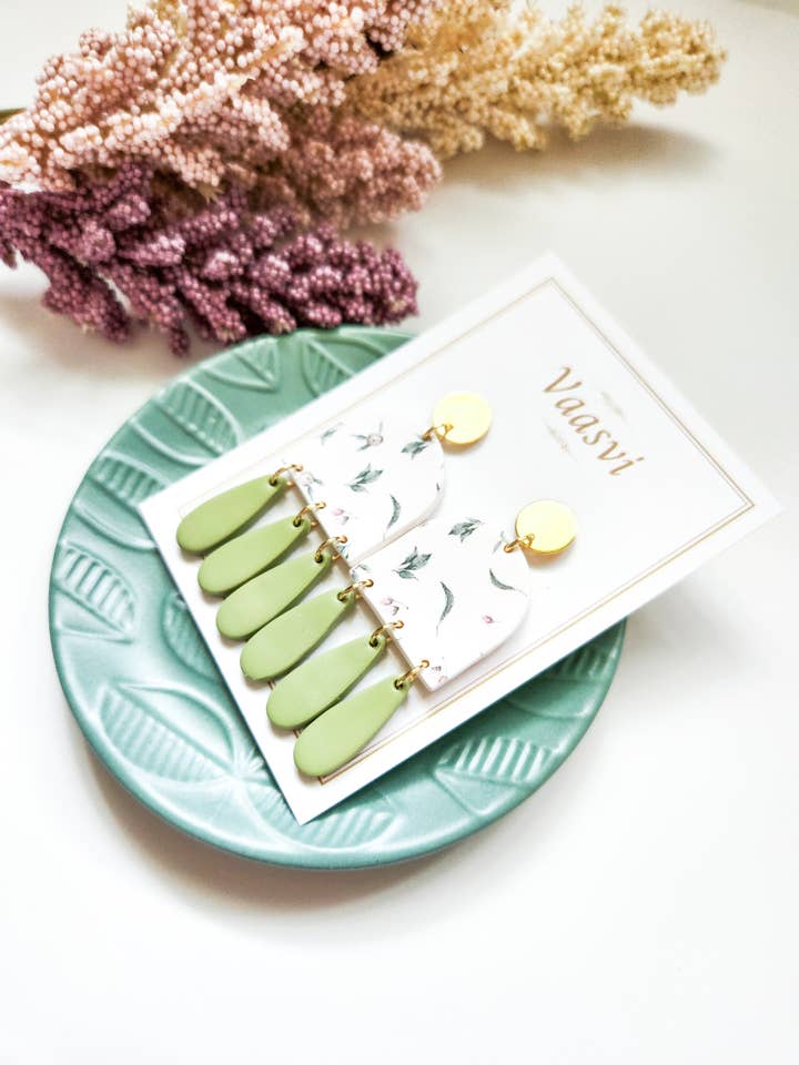 Boucles d'oreilles printanières à imprimé floral pour la vente par Vaasvi Jewellery