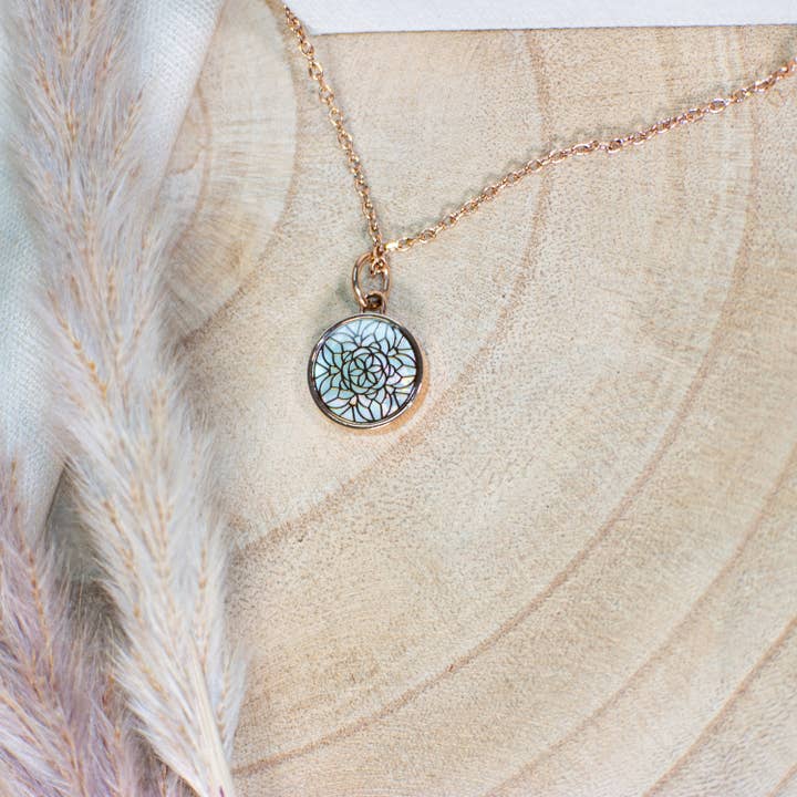 Casida - Wholesale Aromatherapy necklace - Aroma Rose Gold Necklace With Mother-of-Pearl Diffuser Pendant3