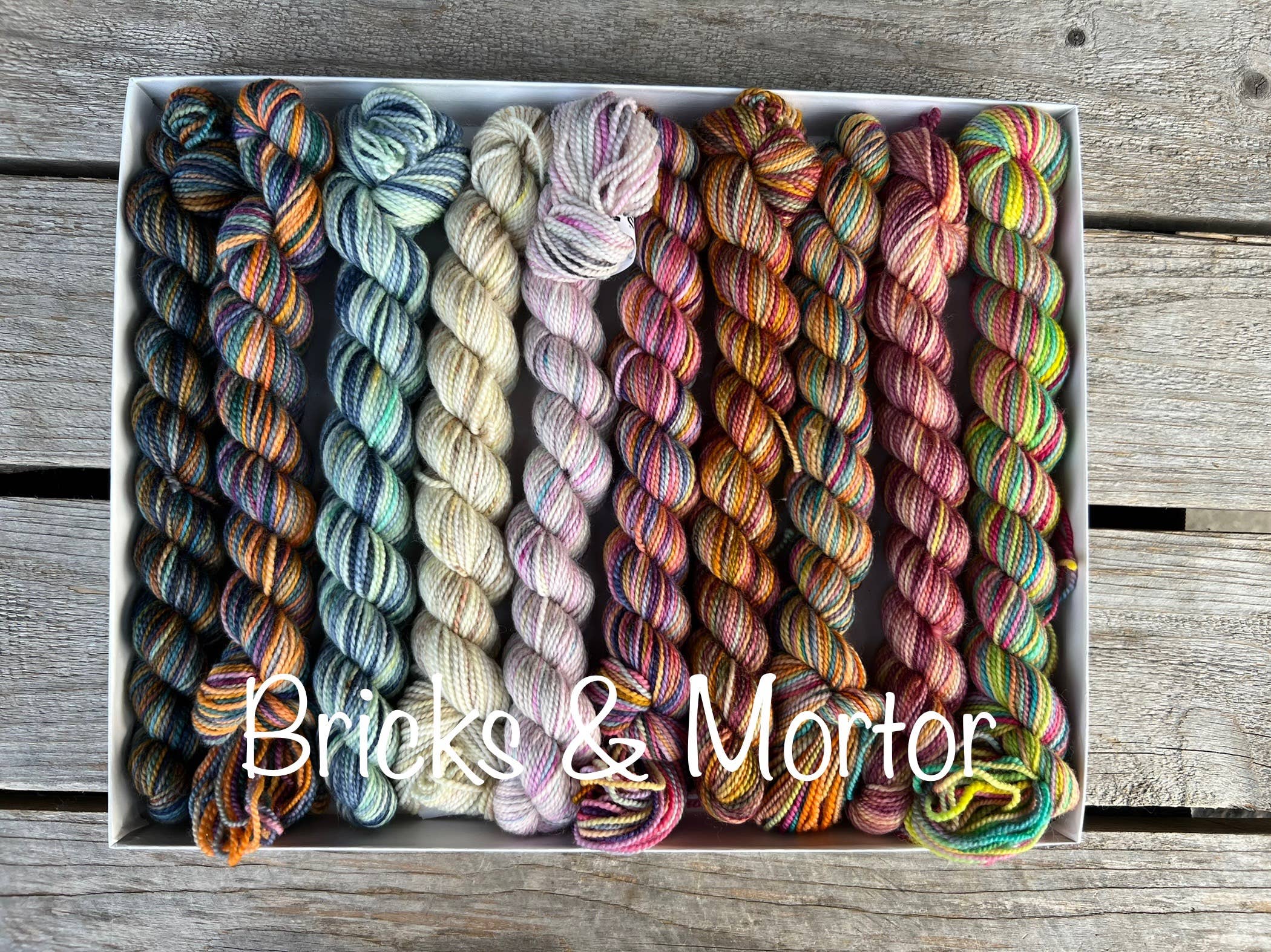 Koigu Wool Designs - Vente Fils à tricoter - Coffret de laine Koigu Pencil Box groupe 160