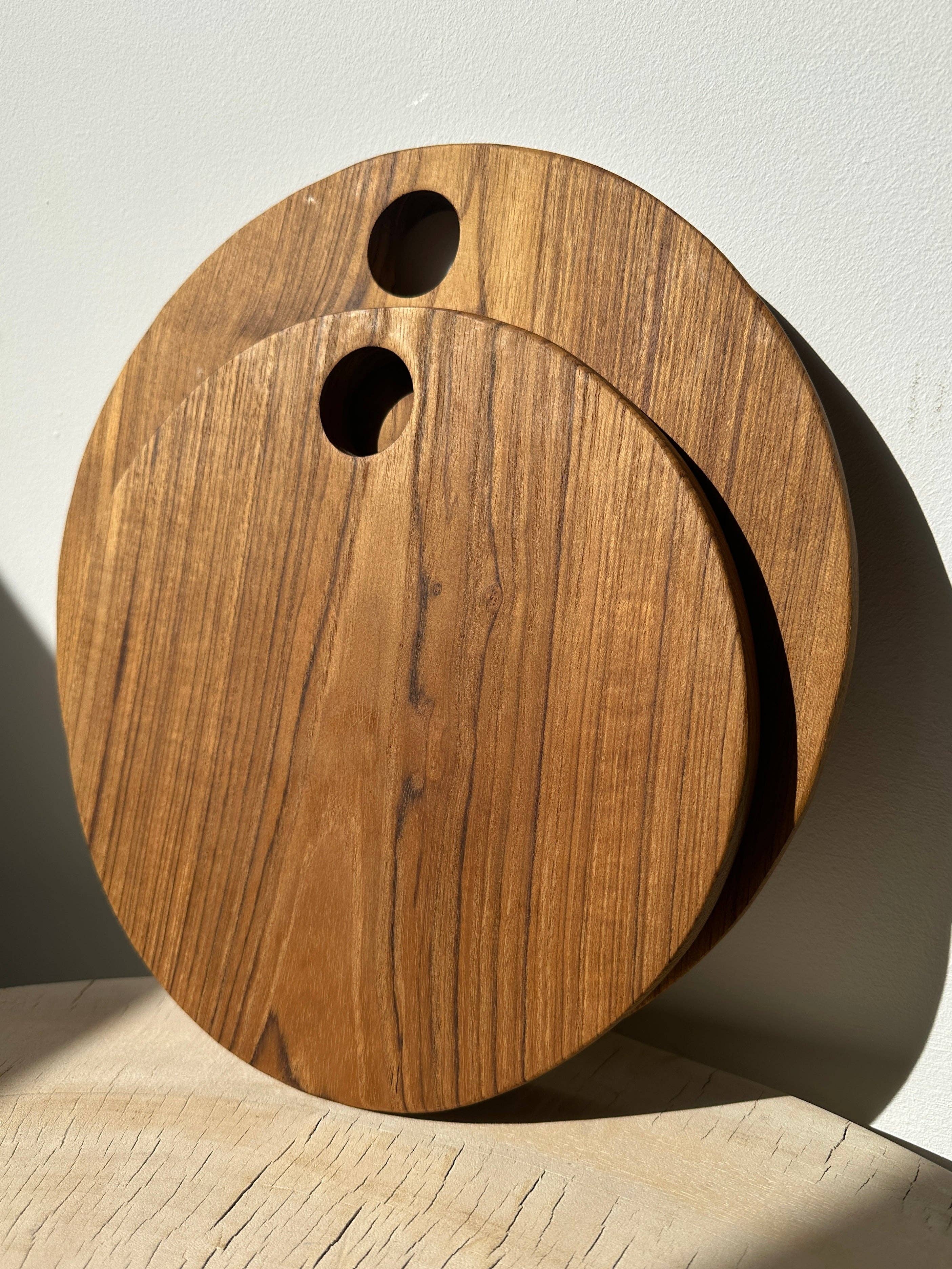 Office Objets – wholesale Skärbräda – Rund skärbräda i urholkad teak D:3036