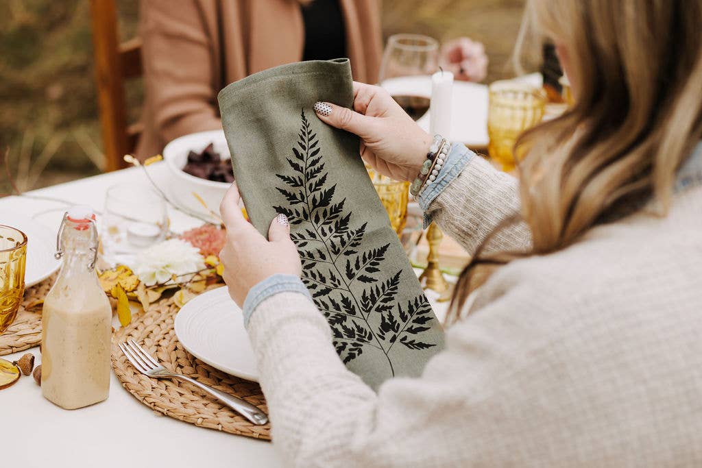 Your Green Kitchen - Wholesale Dinner & Cloth Napkin - Reusable Napkins/Leafy Fern Forest Green/Linen Blend1