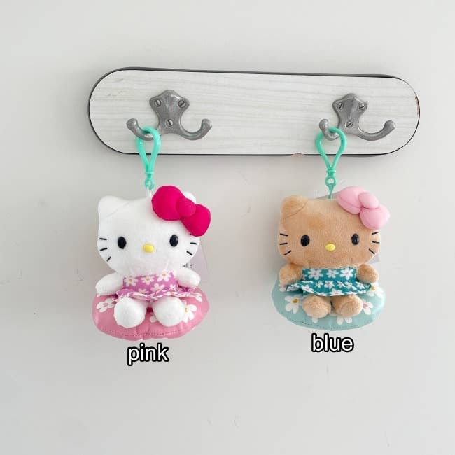 MOND HAUS - Wholesale Keychain - Women's - FROYO Keyring | Hello Kitty in Summer Tube Plush Doll Charm