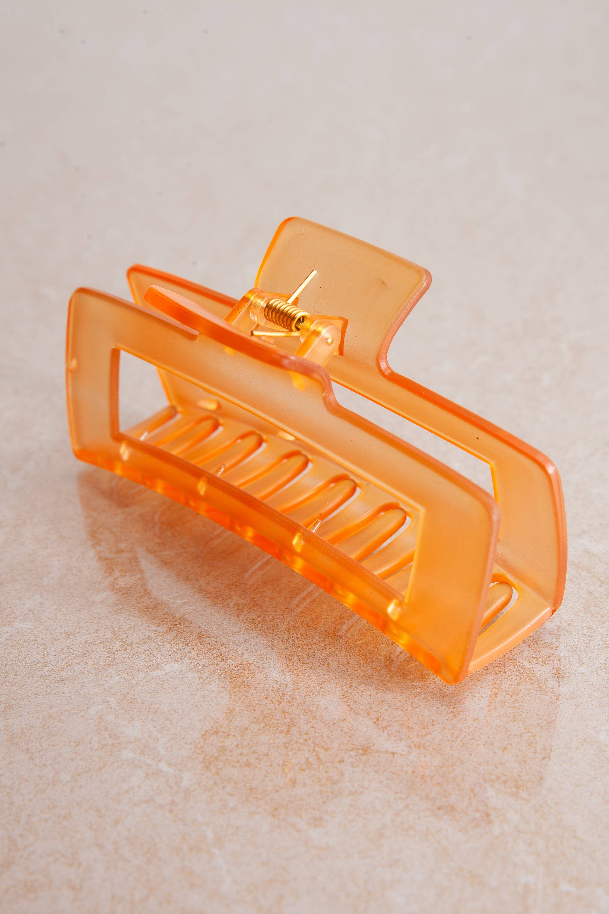 JOSSLYN by wall to wall - Wholesale Hair Clip - Women's - EXTRA LARGE HAIR CLAW CLIPS  | 40H4374