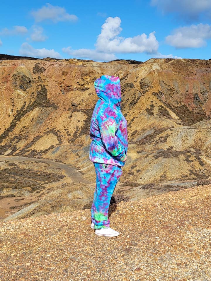 VeEco Gifts – wholesale Tracksuit – Men′s – Boho Tie Dye Tracksuit for Adults - Vibrant Multi-Coloured