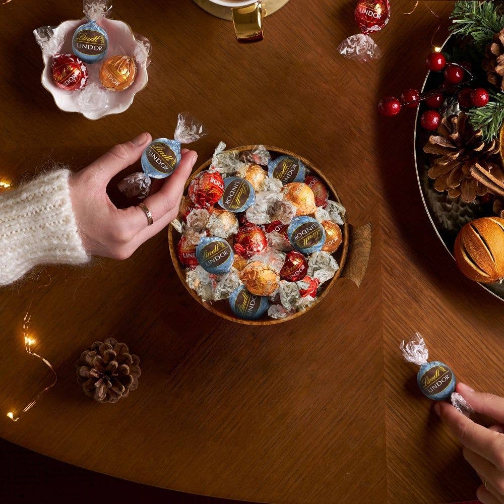Candy In Bulk - Wholesale Chocolate - Lindt LINDOR Holiday Assorted Chocolate – Bulk Value Pack3