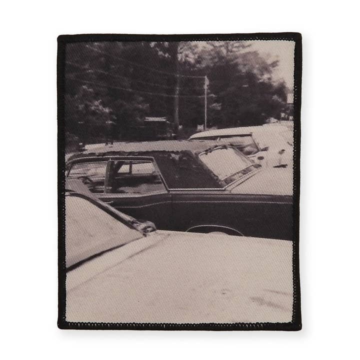 Kontinentalt lavet af Carlos De La Rosa for engroshandel hos Hungry Ghost Press