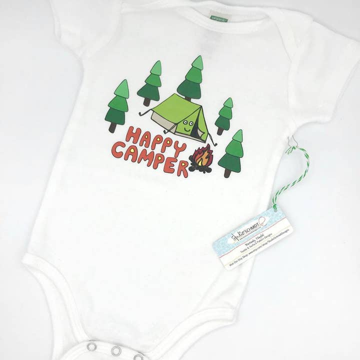 Happy Camper Baby Onesie van biologisch katoen voor wholesale door Sunny Day Designs