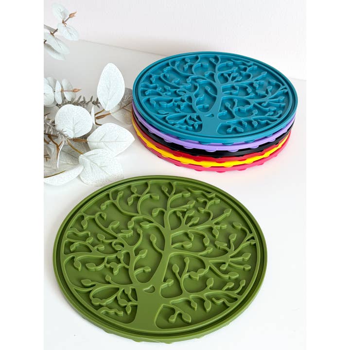 Doggotique – Engroshandel Madmåtte til kæledyr – hund – DOG LICK MAT OLD OAK, silikone slikkemåtte til hunde1