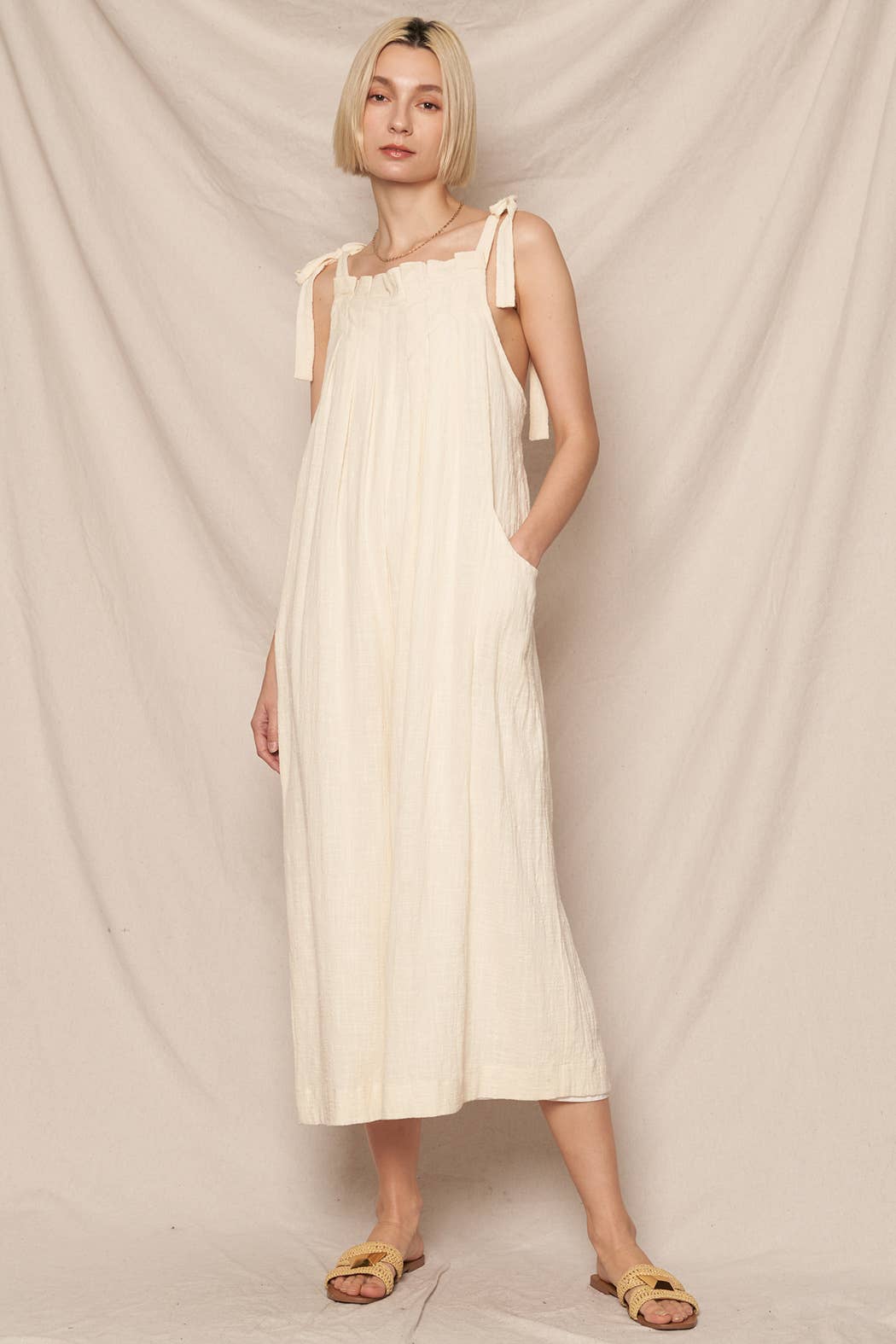 En Crème - Wholesale Jumpsuit - Women's - Ruched Neck Shoulder Tie Loose Fit Jumpsuit5