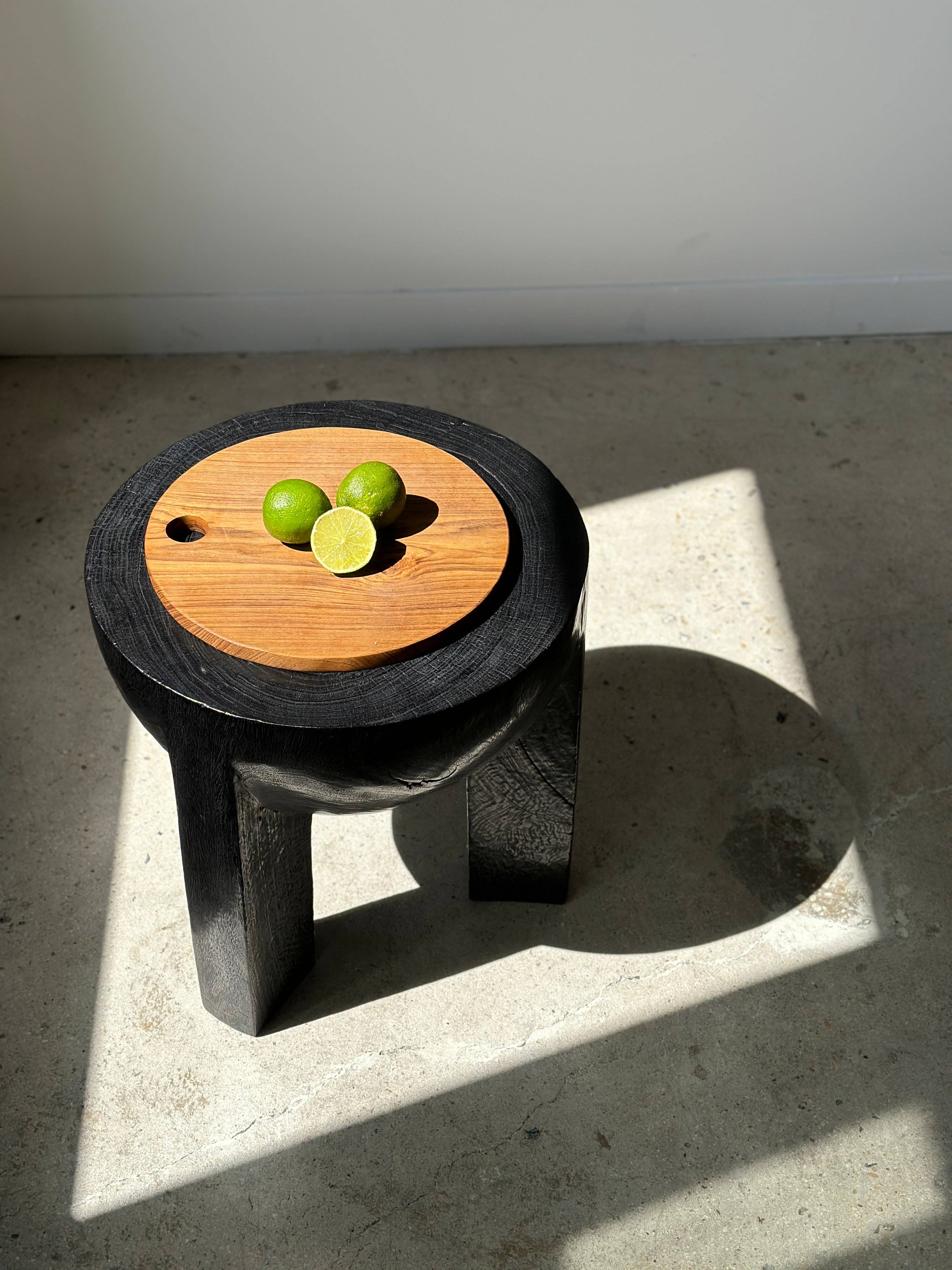 Office Objets – wholesale Skärbräda – Rund skärbräda i urholkad teak D:3087