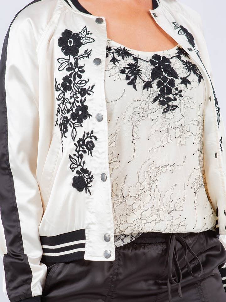 4123-MAT hemdje met geborduurde kanten - gevoerd voor wholesale door Paparazzi