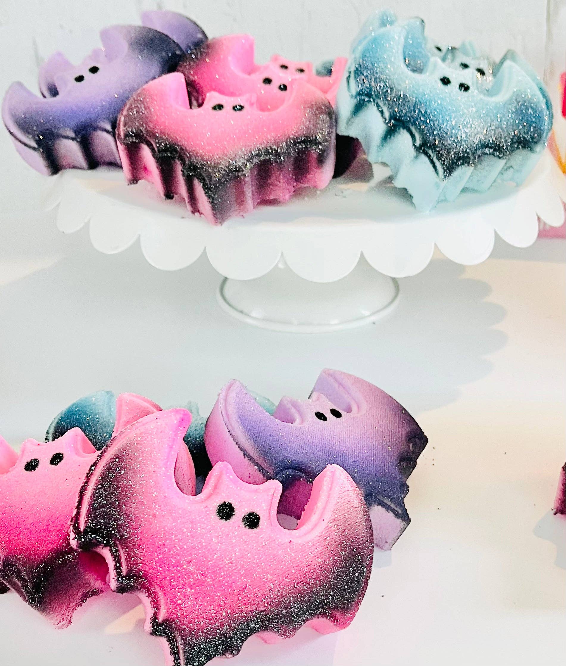 The Burlap Barn Company - Wholesale Bath Bomb/Fizz - Bat Bath Bomb,Vampy Glam bomb2