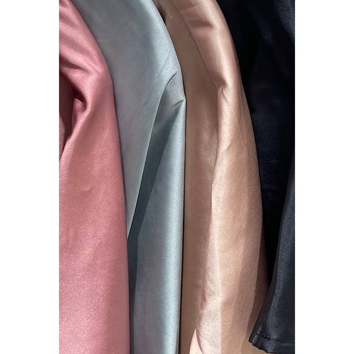 HAUT EN SATIN TORSADÉ GRANDE TAILLE pour la vente par Curve Market