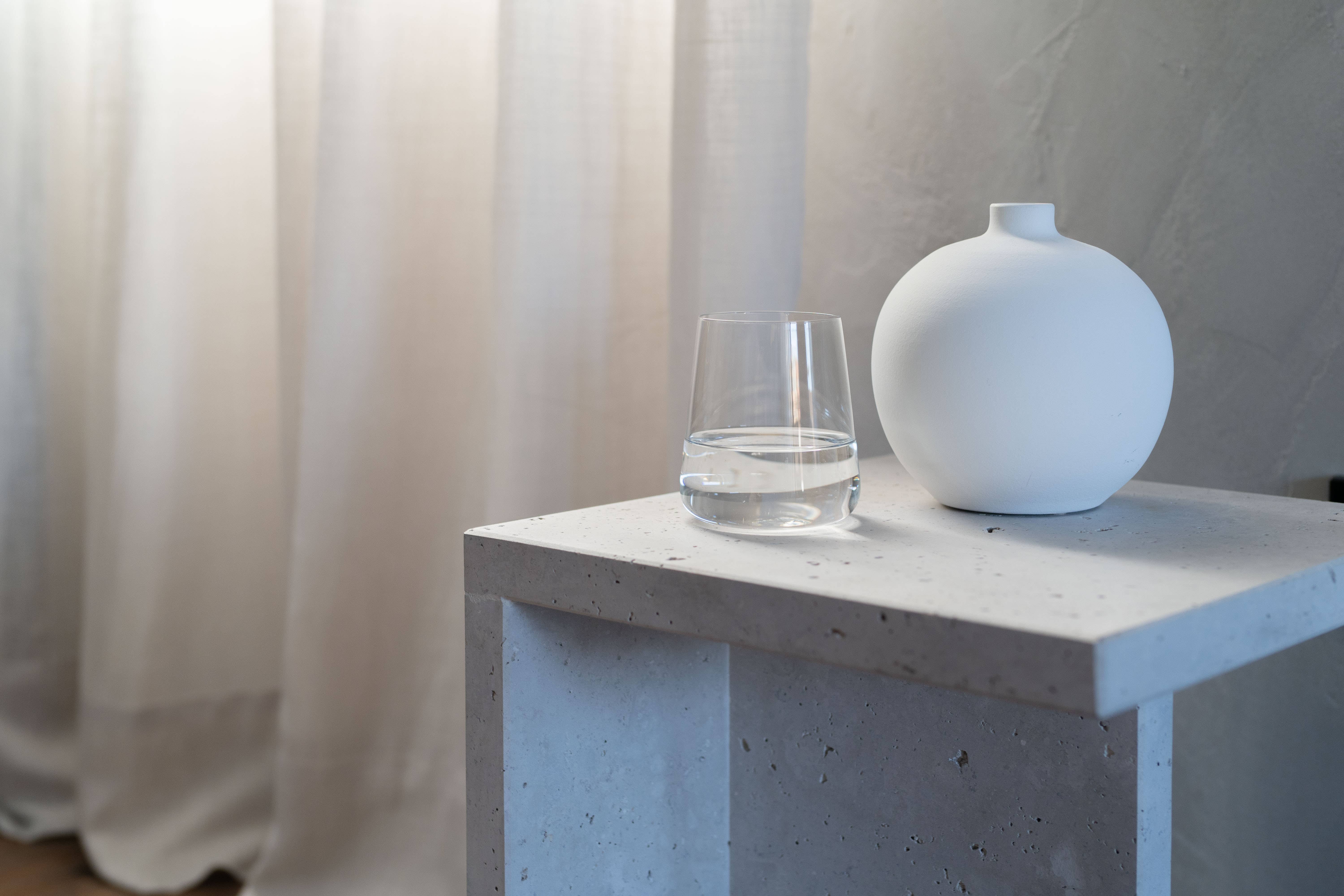 Blanc 03 - White vase -  Minimalist home decor for wholesale on Faire2