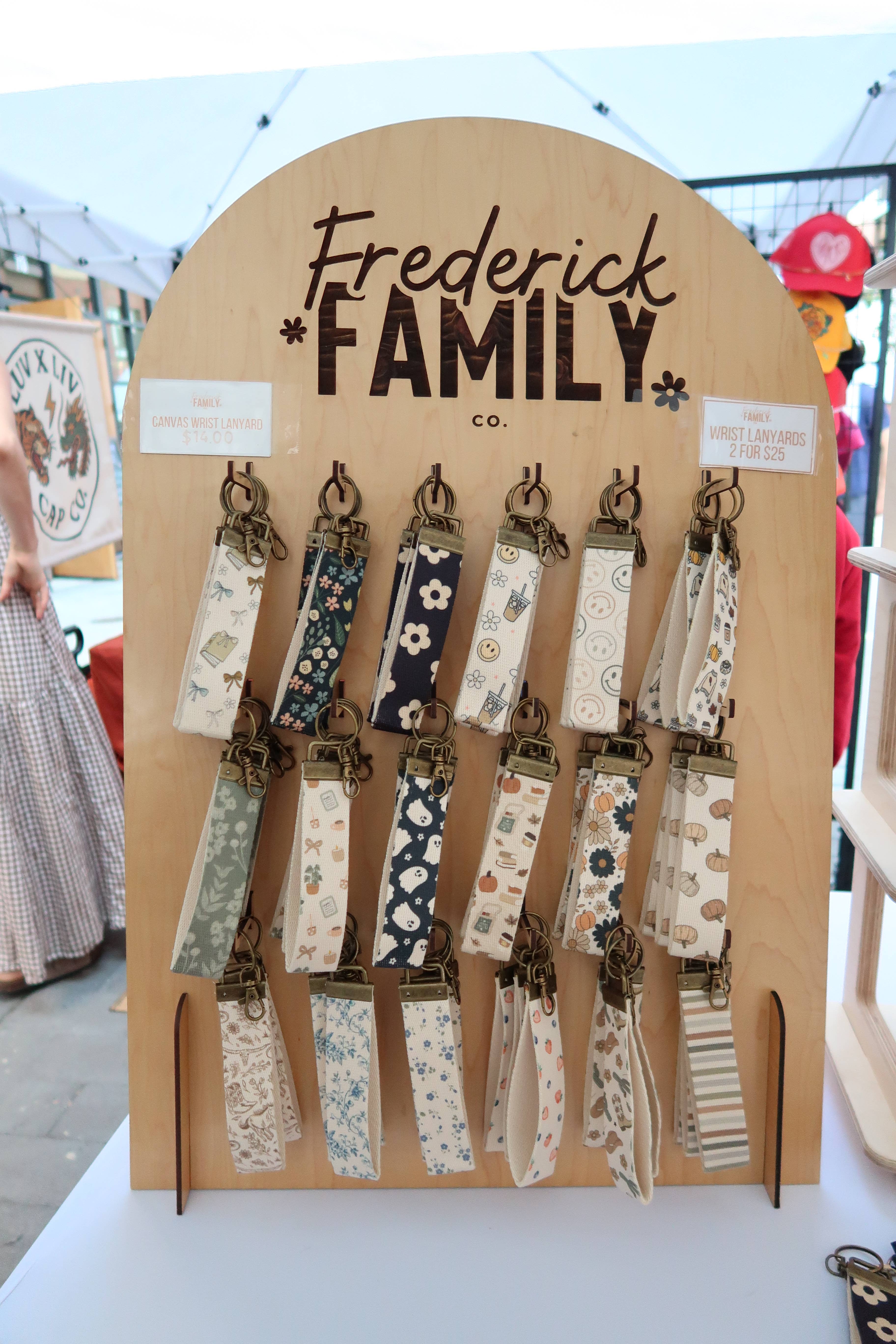 Frederick Family Co. – wholesale Snodd - Unisex – Nyckelband i canvas för handled, nyckelarmband38