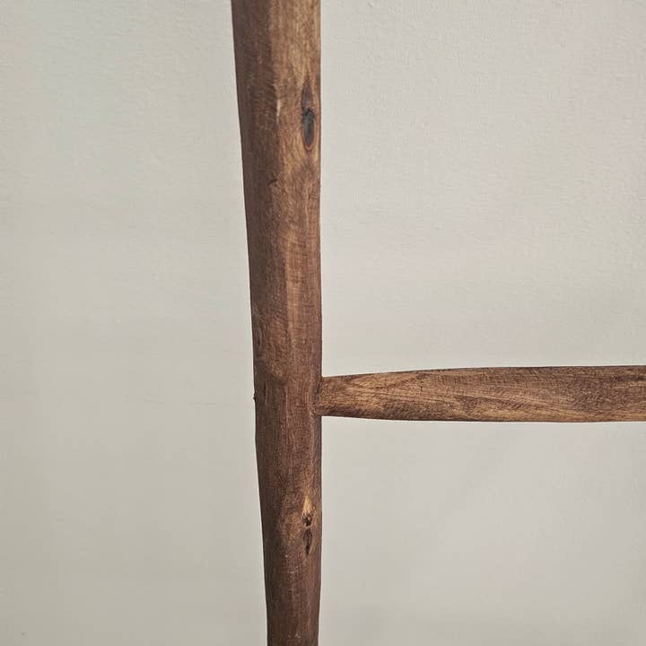 Melecraft – wholesale Free-standing shelf – Decorative Wooden Ladder – Stylish Towel Storage Solution4