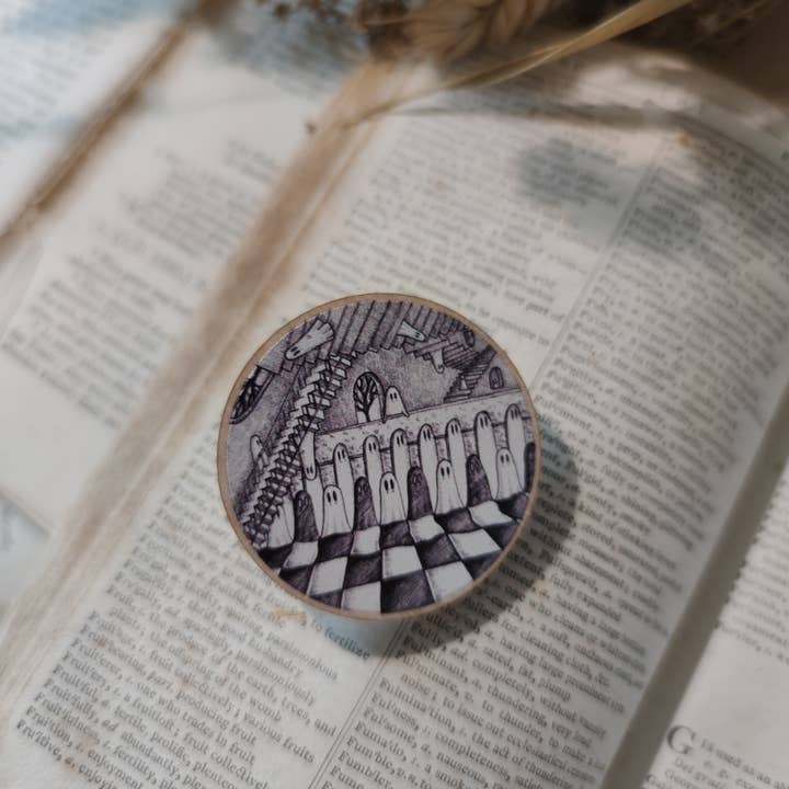 Jon Turner Illustration – Großhandel Anstecker/Button – Escher Ghosties Holz-Pin-Abzeichen