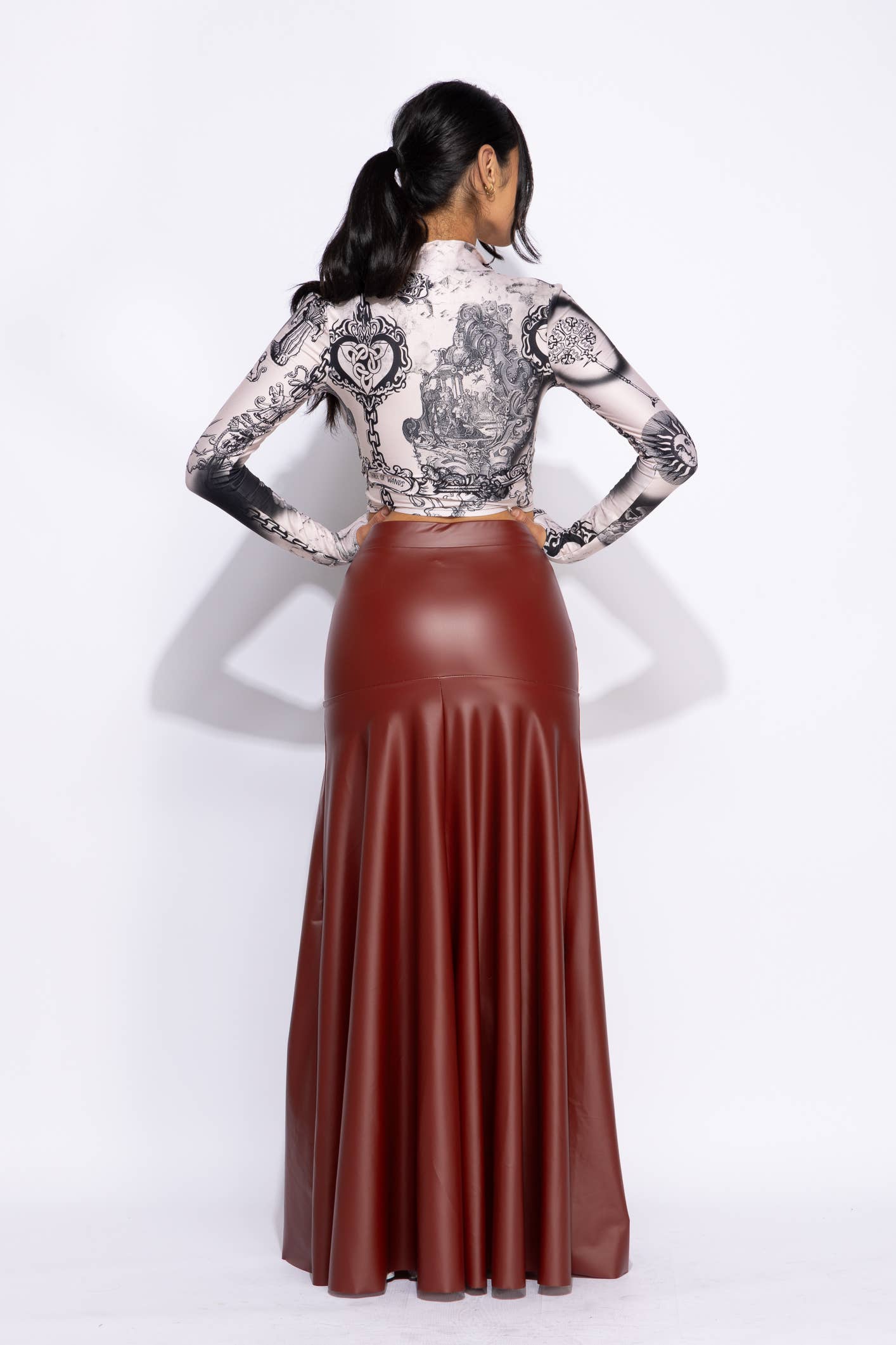 K Too - Wholesale Skirt - Women's - Matte PU maxi skirt with high slit3