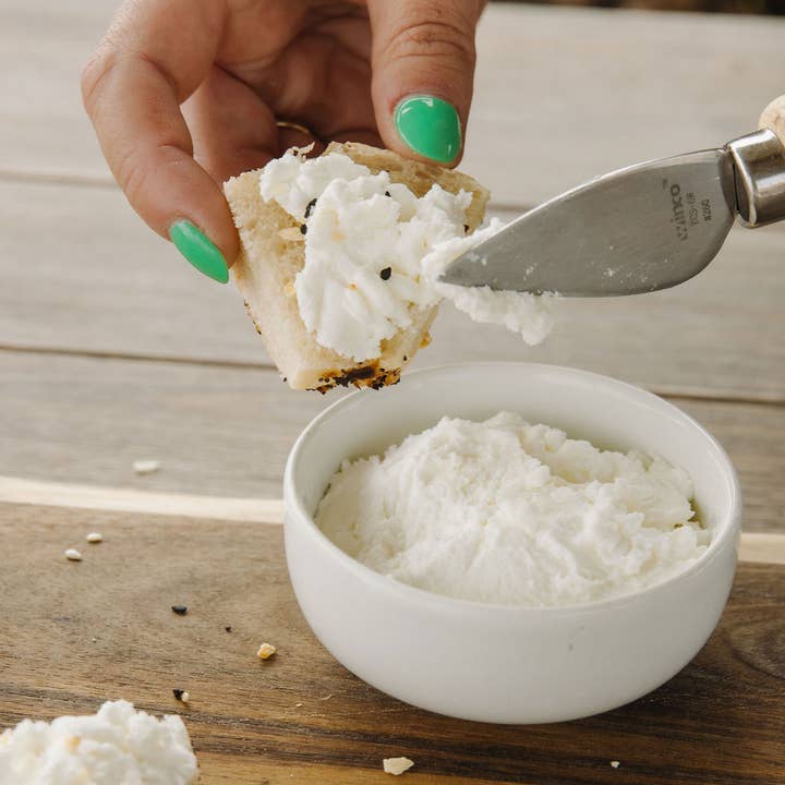 Prairie Fruits Farm & Creamery - Wholesale Cheese - Chevre- Cracked Pepper 3Ib Tub (Spreadable Goat Cheese)1