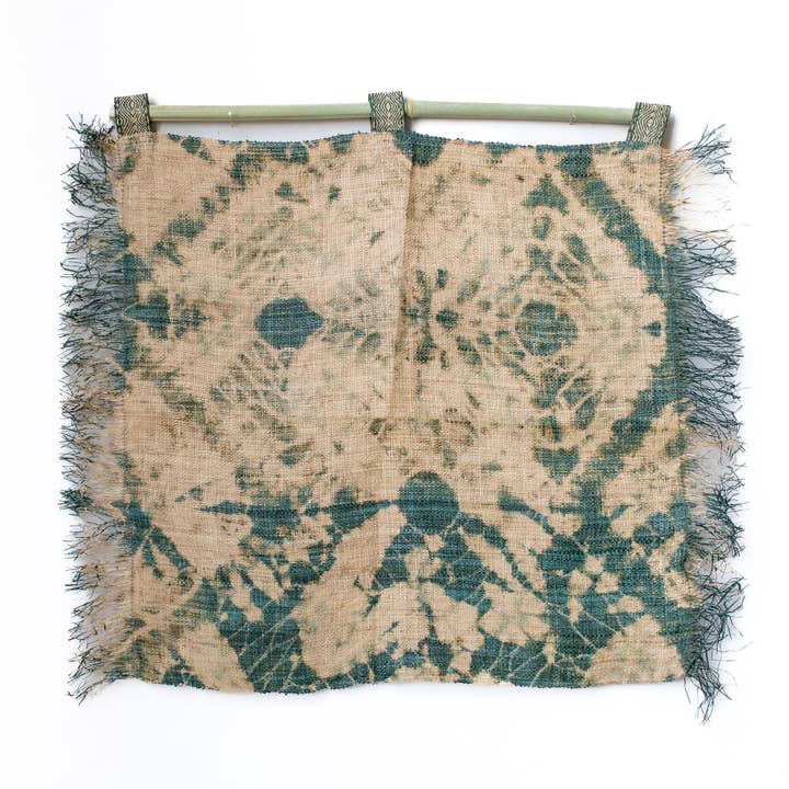 Colgante de pared de rafia, patrón de telaraña Shibori, verde caqui para venta al por mayor de Tanana Madagascar