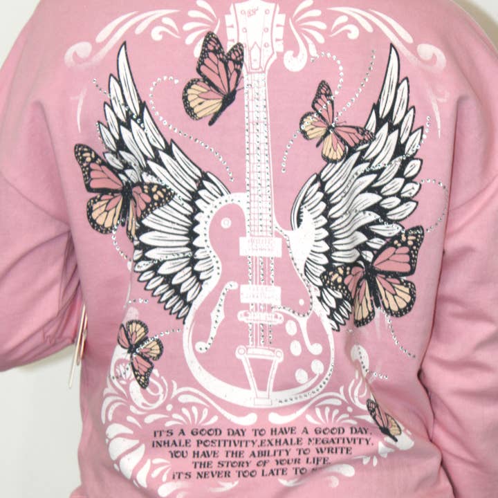 sweat-shirt Ă motif western avec motif de guitare et de papillons pour la vente par Paper Flower