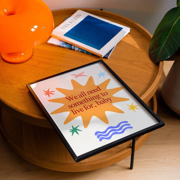 Nous avons tous besoin de quelque chose pour vivre, bébé Affiche d'art inspirée du rétro rave | Affiche de paroles de Confidence Man pour la vente par Perko Prints LTD