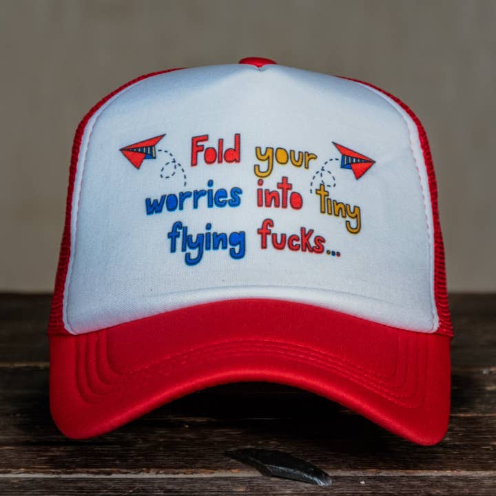 Cappello da camionista | Stampa a mano | Preoccupazioni volanti | Cappello rosso per la vendita all'ingrosso da parte di In Blue Handmade